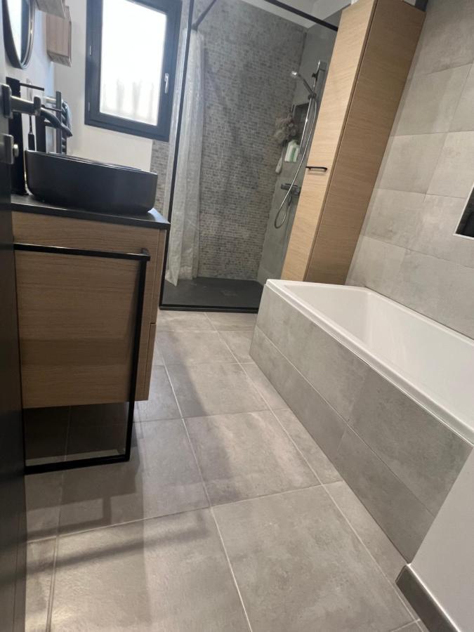 Agreable Villa Recente Au Coeur D'Un Charmant Petit Village Sernhac Zewnętrze zdjęcie