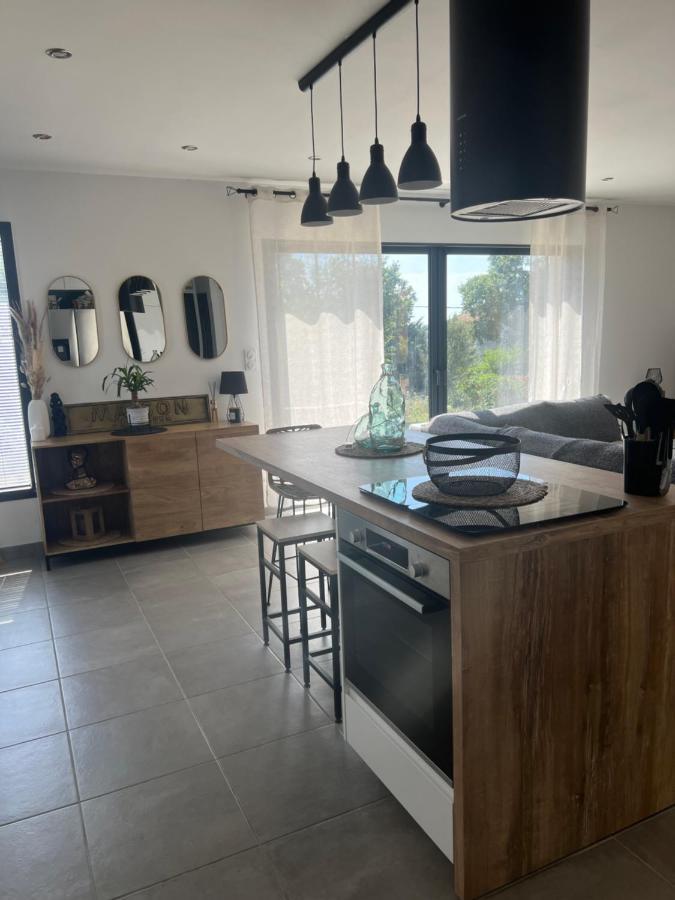 Agreable Villa Recente Au Coeur D'Un Charmant Petit Village Sernhac Zewnętrze zdjęcie