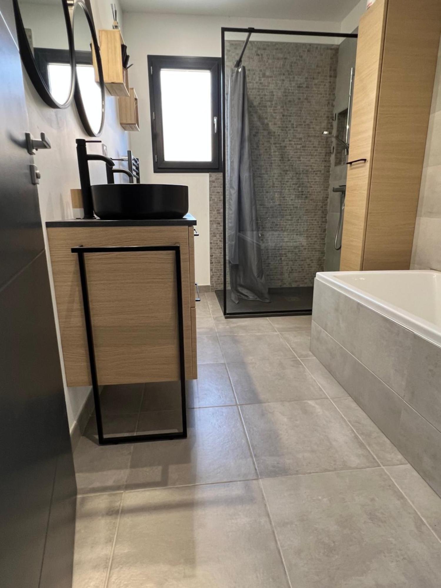 Agreable Villa Recente Au Coeur D'Un Charmant Petit Village Sernhac Zewnętrze zdjęcie